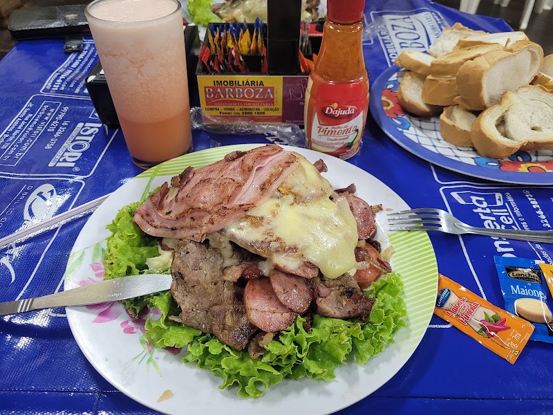 Tiga Lanches / Center lanches