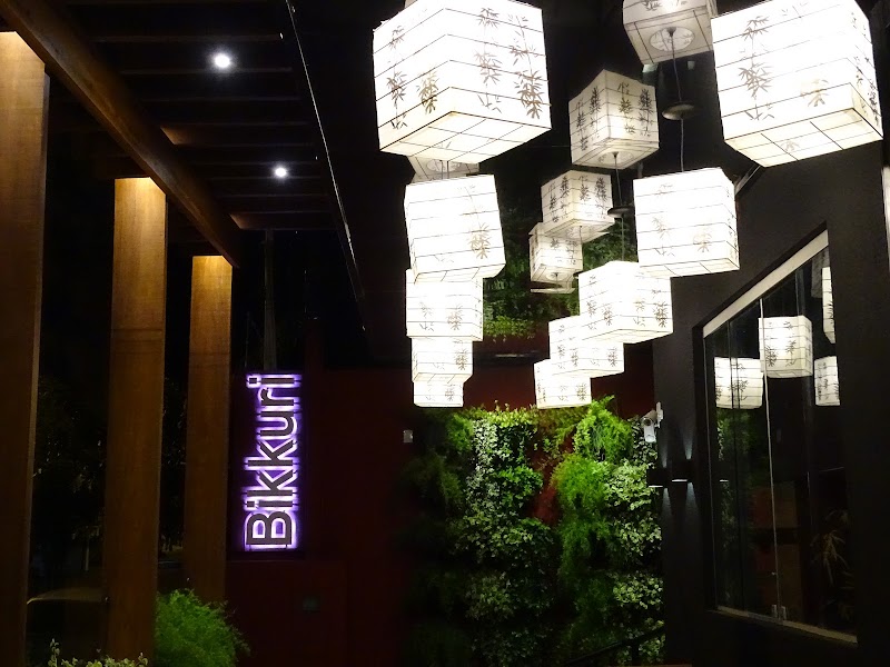 Bikkuri Sushi Bar